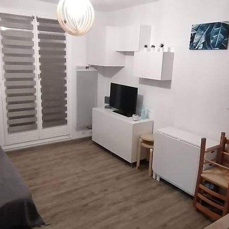 Studio 4 Personnes ليز أونجليه المظهر الخارجي الصورة