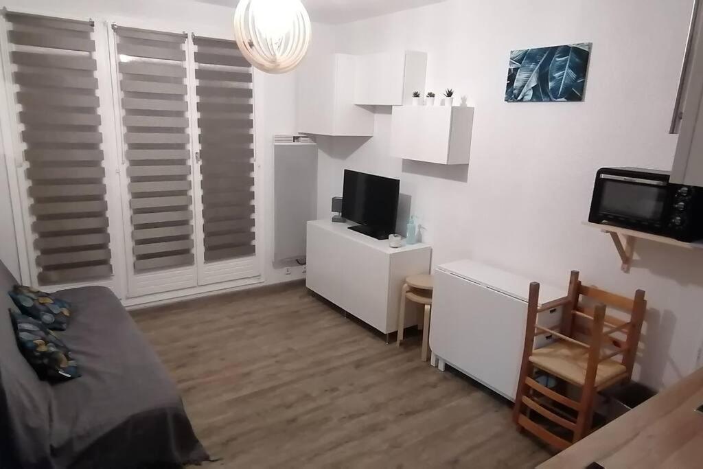 Studio 4 Personnes ليز أونجليه المظهر الخارجي الصورة